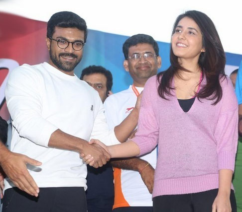 ram charan,rashi khanna,sukumar,rashi khanna workouts for charan  చరణ్ తో ఛాన్స్ కోసం ఎంతో కష్టపడుతుంది..!